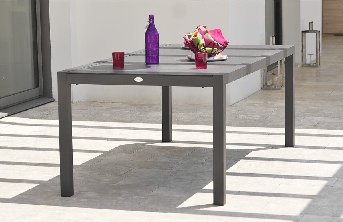 Table en aluminium et plateau duranite noir