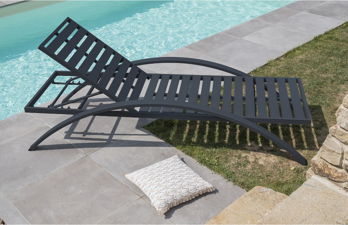 Bain de soleil inclinable en aluminium avec coussin