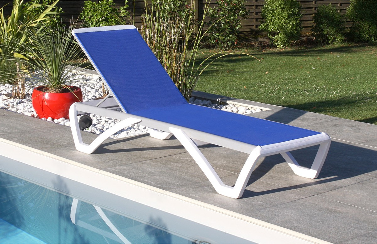 Bain de soleil design empilable en PVC Riga DCB Garden