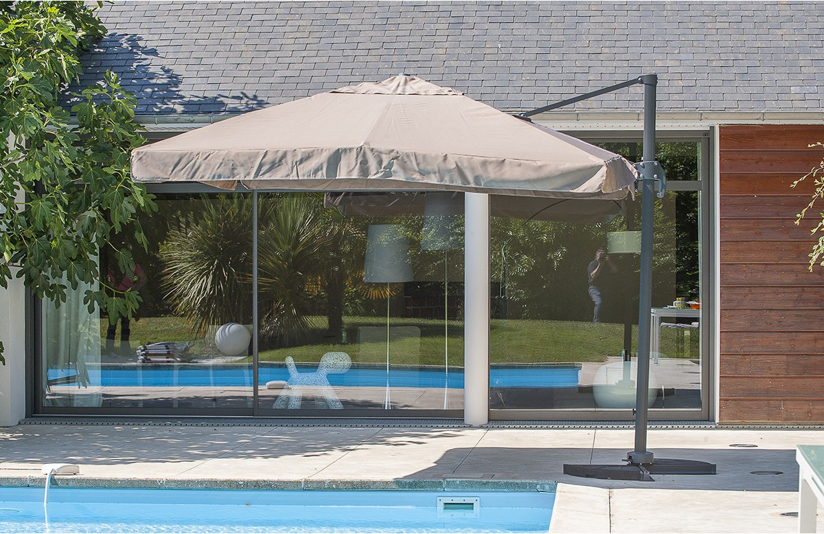 Toile + mat Parasol carré 3 x 3 m avec pied excentré taupe P-04