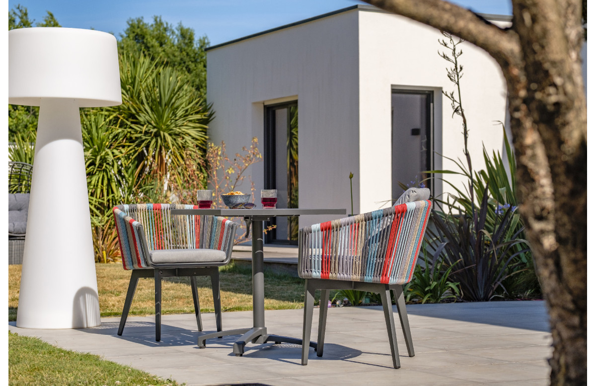 Ensemble table et chaises de jardin en aluminium et corde multicolore 2 personnes City Garden Alana Ensemble table et chaises de jardin en aluminium et corde multicolore 2 personnes City Garden Alana