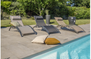 Lit de piscine en résine tressée coloris bleu nuit - Le Rêve Chez Vous