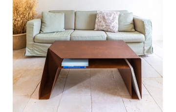 Table basse en corten bruni TAPE - TrackDesign par Umberto Colasanto