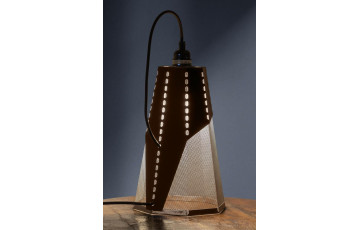 Lampe extérieure à poser en corten et détails en acier inoxydable FRAC - TrackDesign par Giuseppe Pio D’Altilia