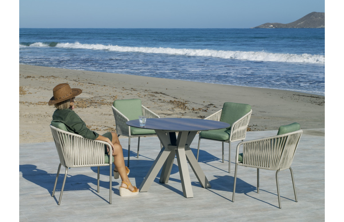 Ensemble table ronde et fauteuils de jardin 4 personnes en aluminium et HPL - Velonia/tulip - champagne - Hevea