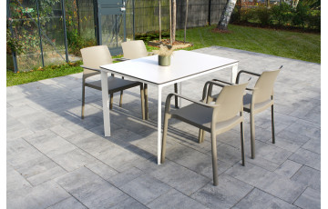 Ensemble table et fauteuils de jardin empilables 4 personnes Ezpeleta Meet-Dock