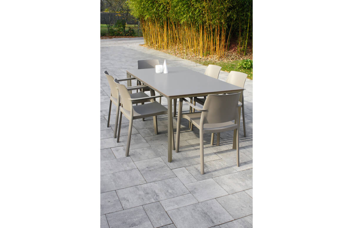 Ensemble table et fauteuils empilables de jardin 6 personnes Ezpeleta Meet-Dock