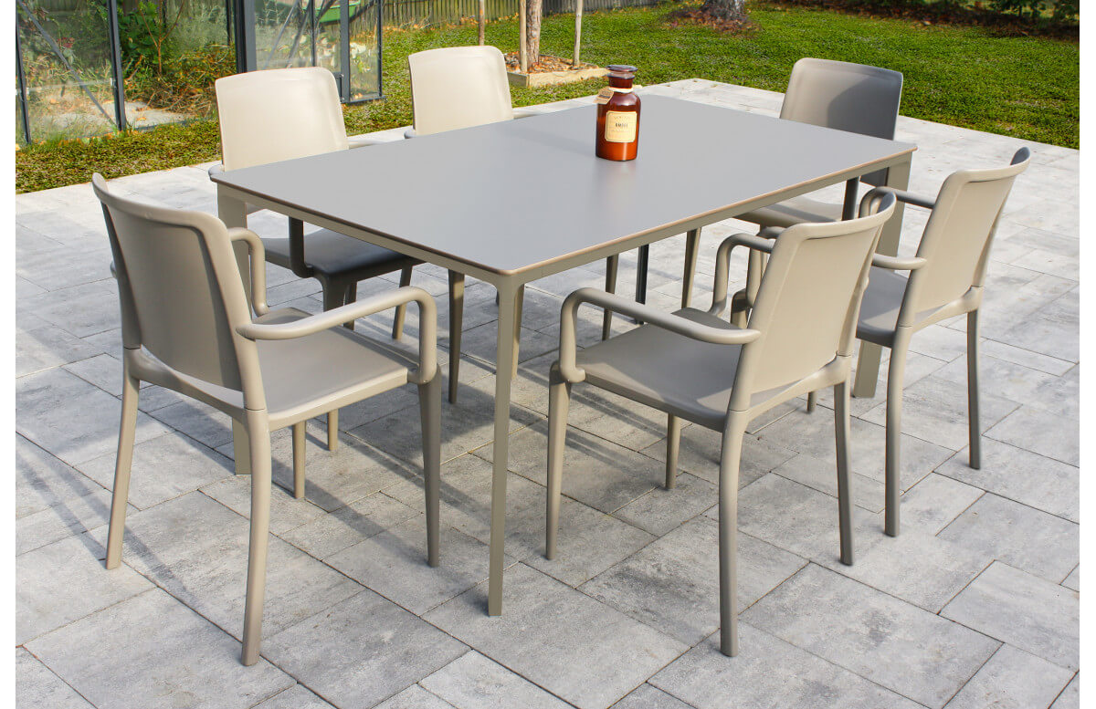 Ensemble table et fauteuils empilables de jardin 6 personnes Ezpeleta Meet-Hall