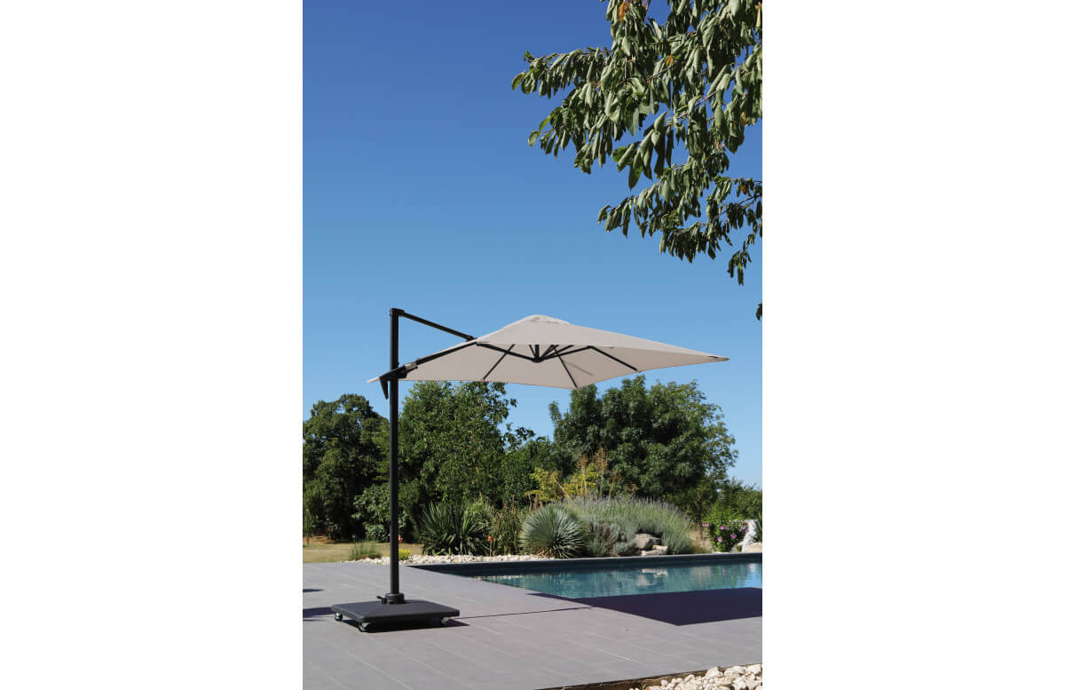 Parasol de jardin carré déporté inclinable 250X250 en aluminium et polyester - Alizé Parasol de jardin carré déporté inclinable 250X250 en aluminium et polyester - Alizé