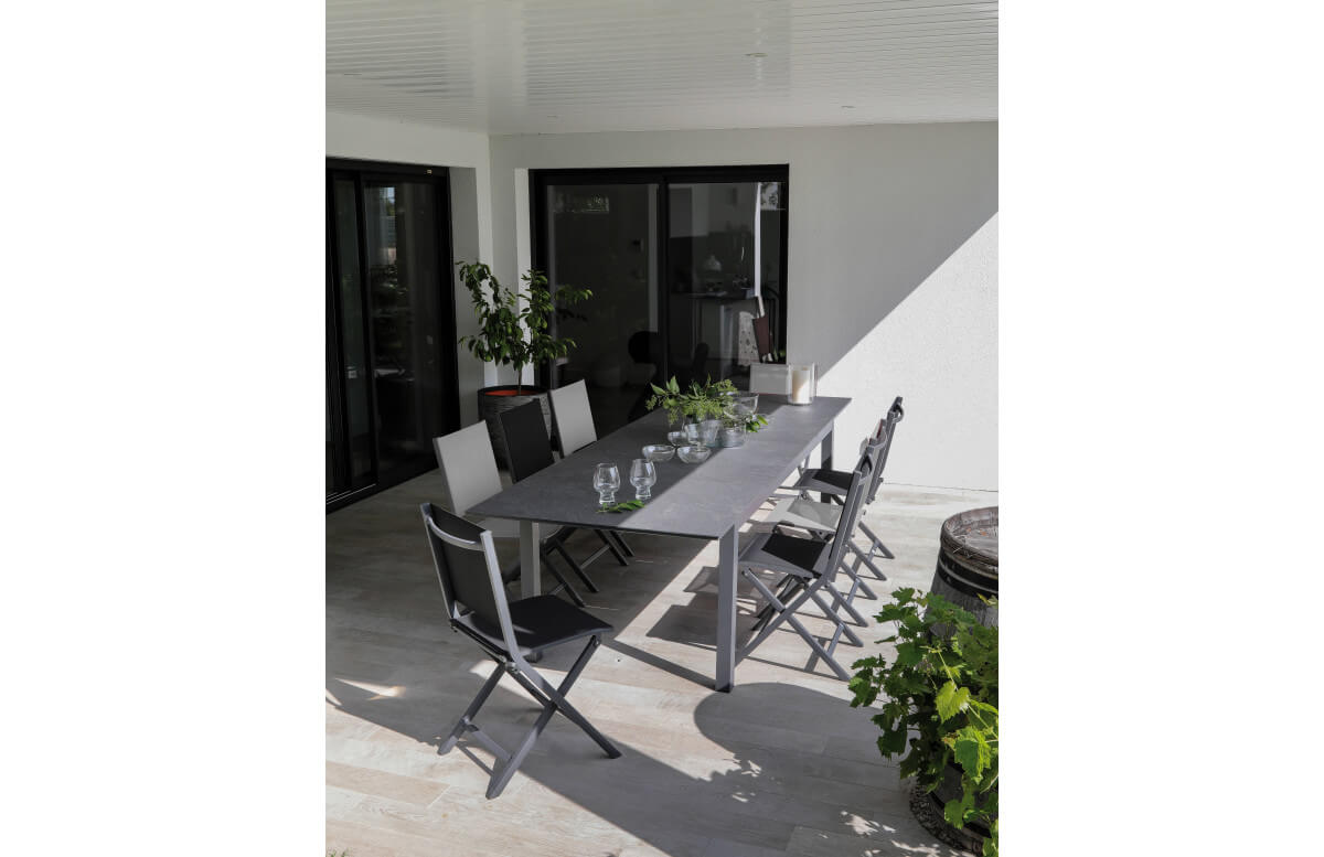 Table de jardin extensible en aluminium et HPL 10-12 personnes - TAHAA graphite - Alizé