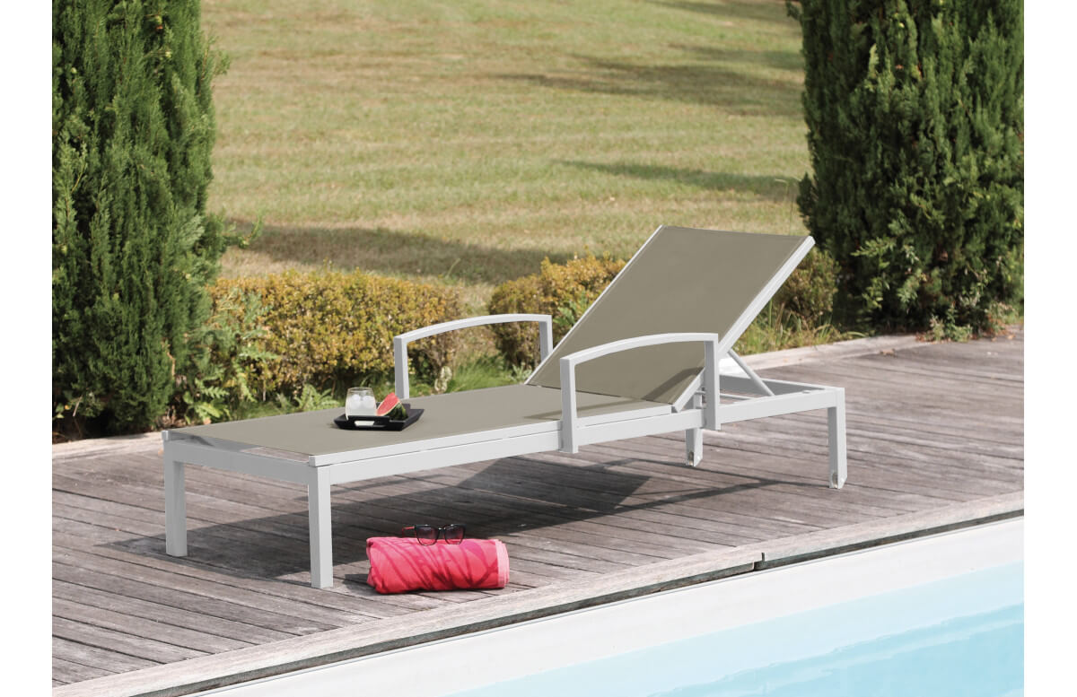Bain de soleil à roulettes pliant en aluminium - THEMA - ProLoisirs Bain de soleil à roulettes pliant en aluminium - THEMA - ProLoisirs