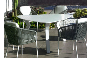 Table triangulaire salon de jardin 6 personnes en aluminium et Krion - Everest - blanche - Hevea