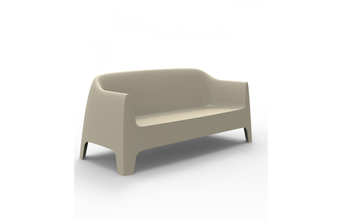 Canape de jardin empilable SOLID basic par Stefano Giovannoni & Elisa Gargan - Vondom