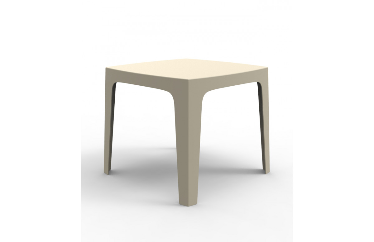 Table de jardin empilable SOLID basic par Stefano Giovannoni & Elisa Gargan - Vondom