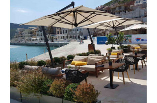 Parasol de jardin carré déporté et inclinable en aluminium Leonardo Braccio 3 x 3 SCOLARO - Ecru