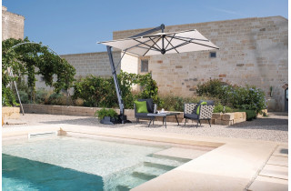 Parasol de jardin carré déporté et inclinable en aluminium Leonardo Braccio 4 x 4 SCOLARO - Ecru