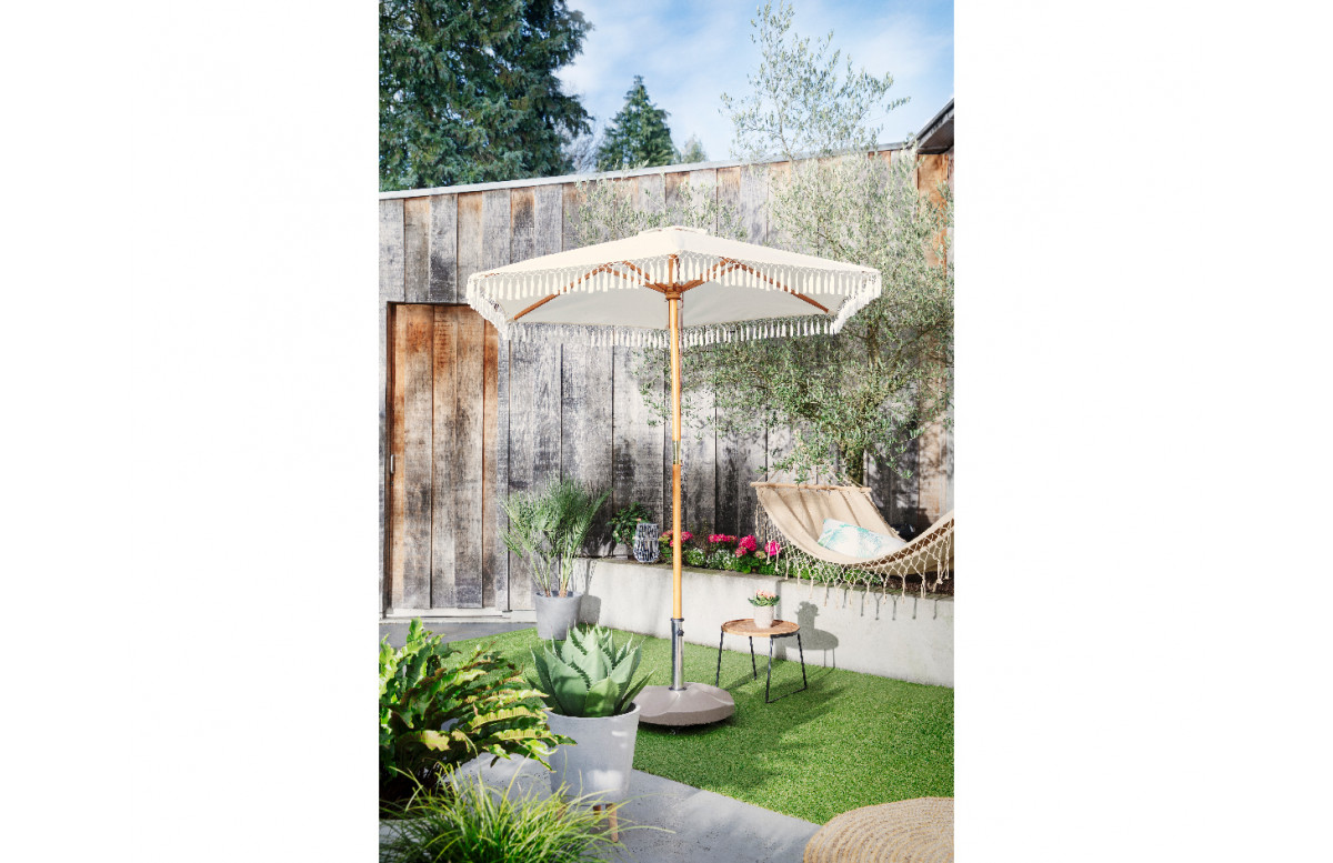 Parasol de jardin droit en bois à franges KAEMINGK