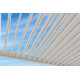 Pergola bioclimatique autoportée en aluminium à lames orientables 3x4 + store 4 M - Ombréa